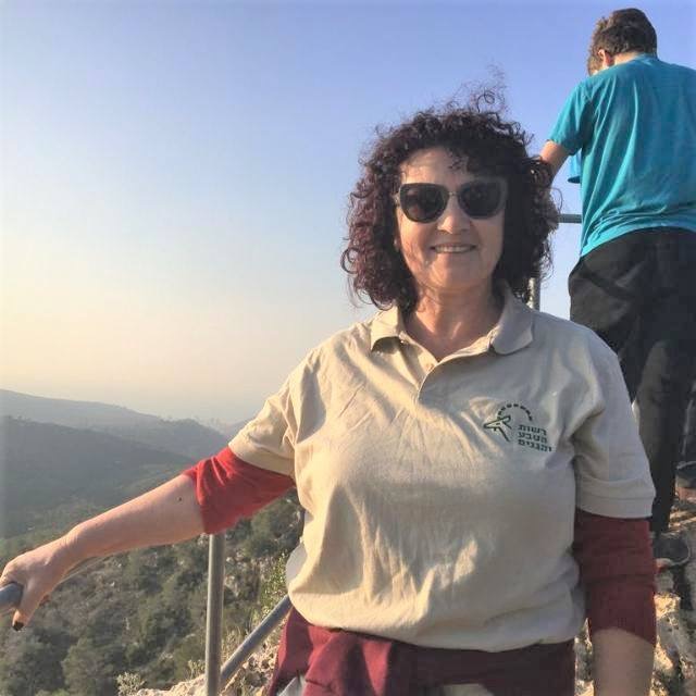 הכירו את מאיה לבל – מתנדבת בהנחיית קבוצות בכרמל - רשות הטבע והגנים